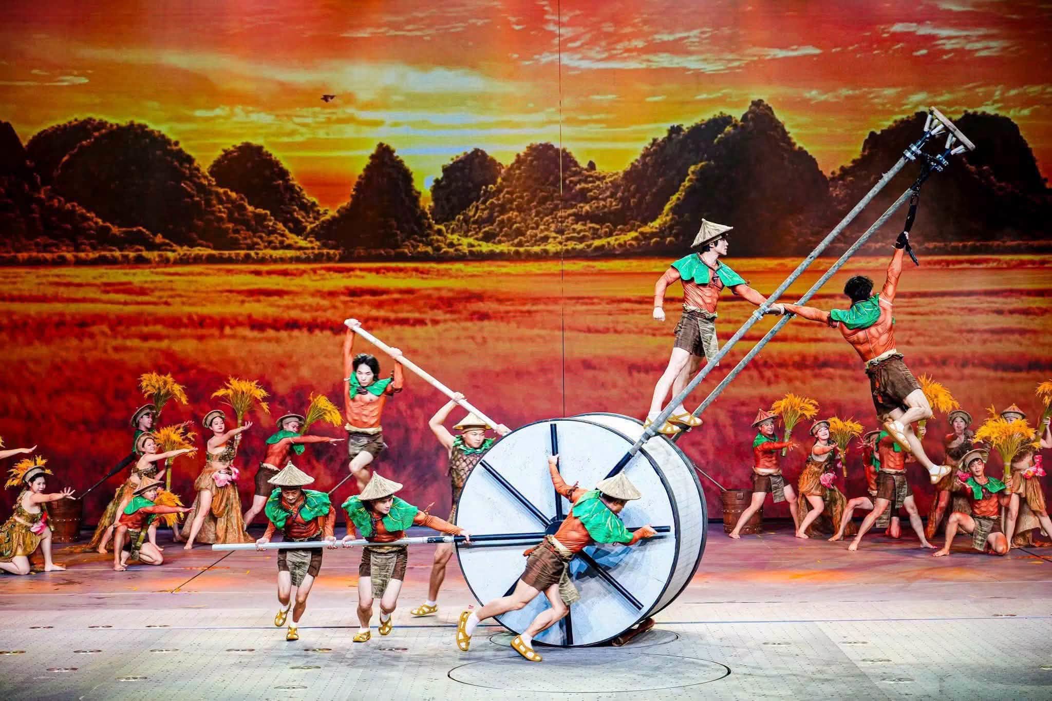 Đất Nước Thiên Hùng Ca