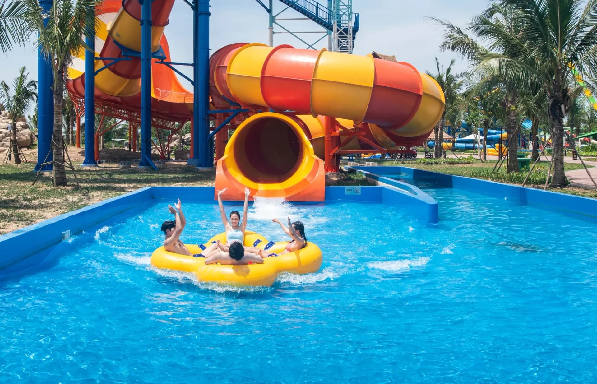 Bảng giá VinWonders Cửa Hội 2026 [MỚI CẬP NHẬT]